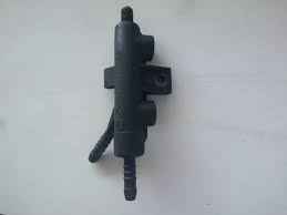 RIEL INYECTOR SEDAN VOCHO *IZQ* PURGADOR