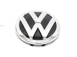 EMBLEMA PARRILLA JETTA A6 18
