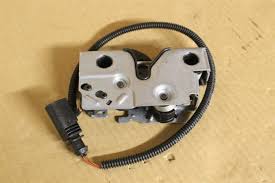 CHAPA COFRE GOLF 1.4 CON SENSOR
